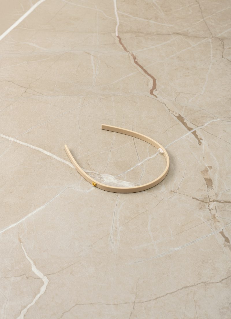 BalmainHair Accessories LE Acetate Headband Small Beige LE HJ CA HB S B C3 25 Mood 01